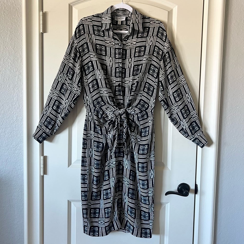 Vintage Adriana Papell 100% Silk black and white classic print dress